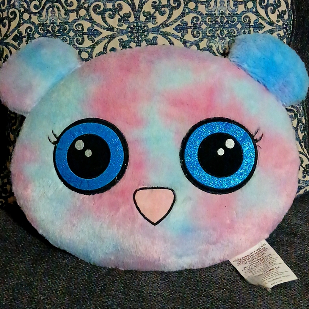 Plushy bear pillow